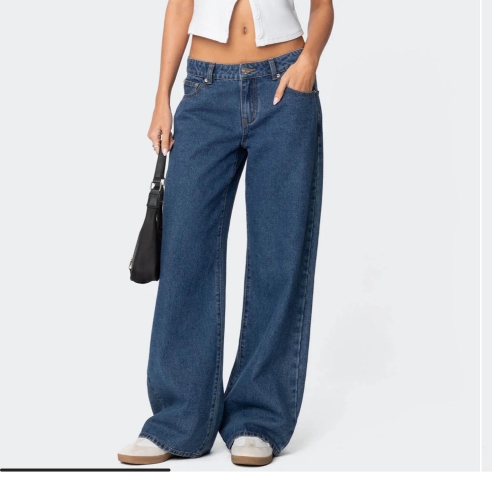 Edikted Raelynn Dark Washed Jeans